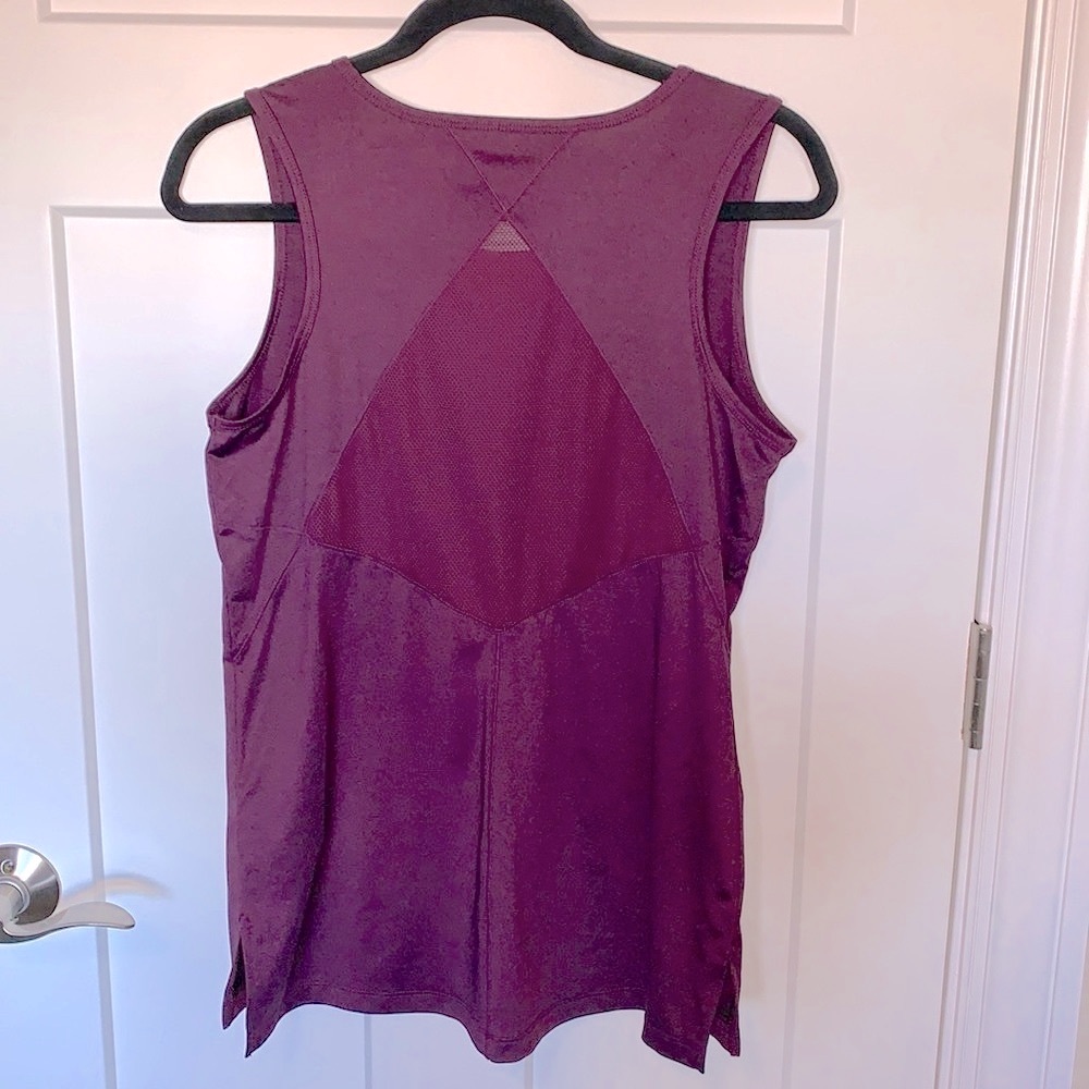 NWOT Mesh Back Reebok Tank - Picture 2 of 3